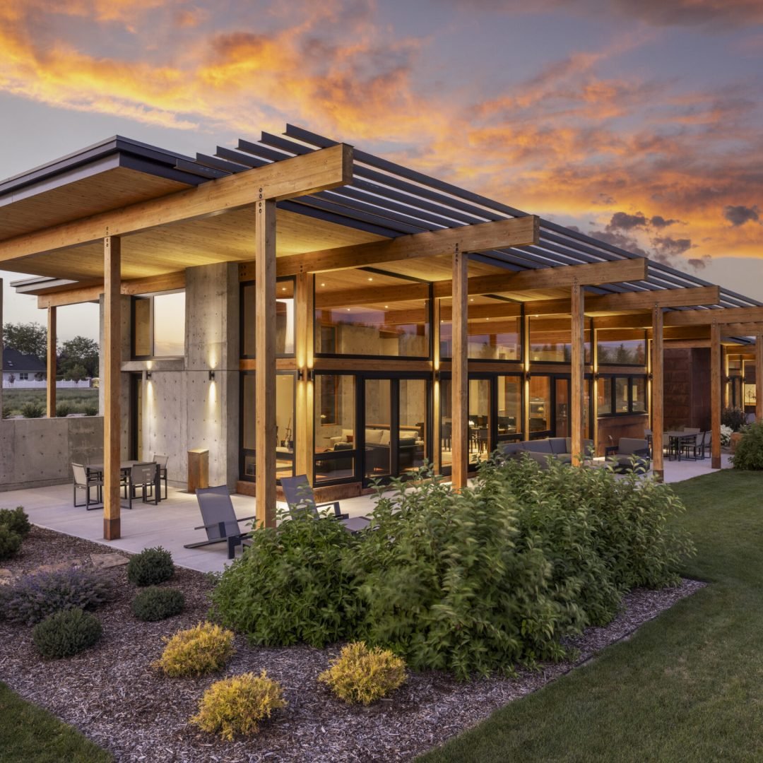 Images © Paul Lavold