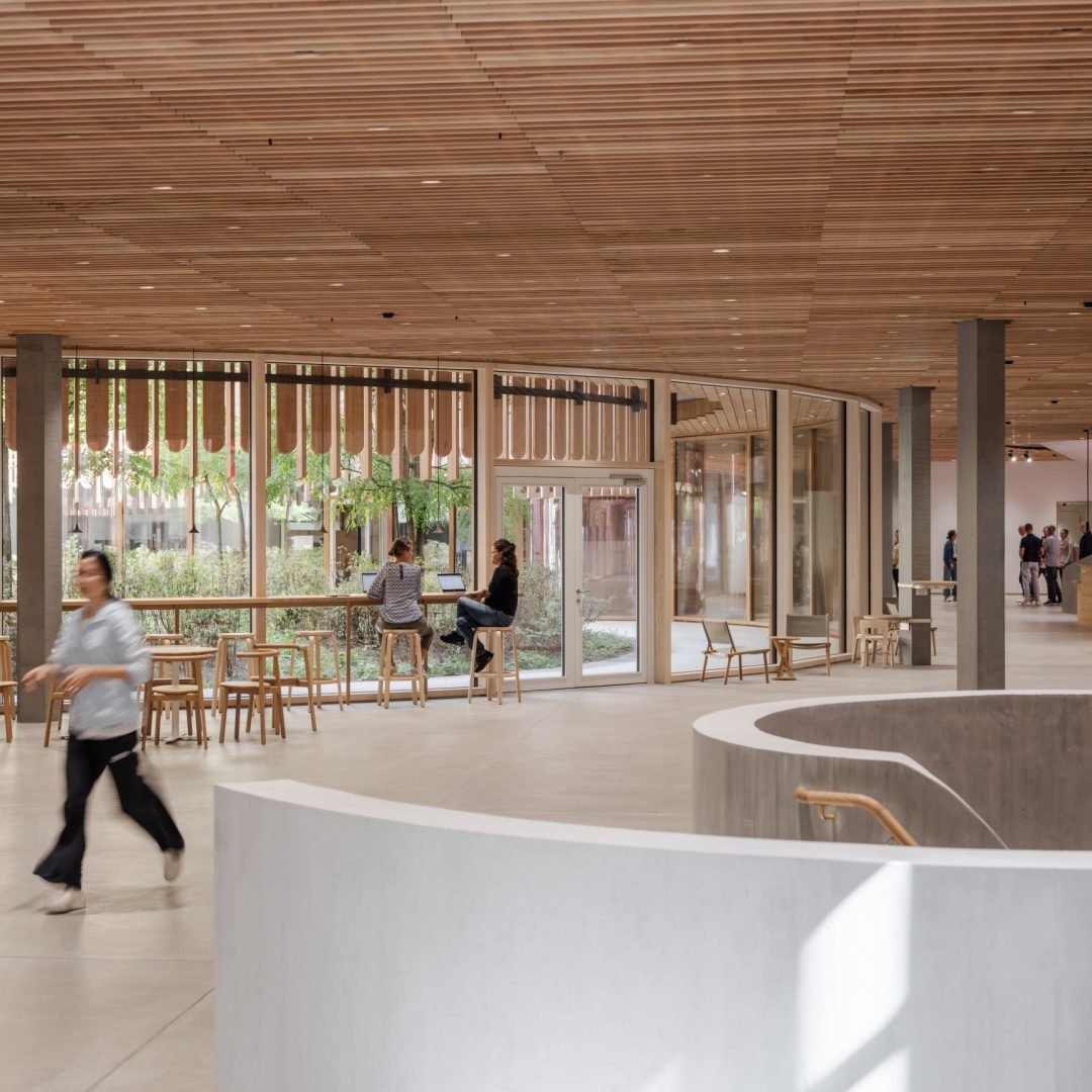 377_CP_240910_1401_MME_PRI_WEB