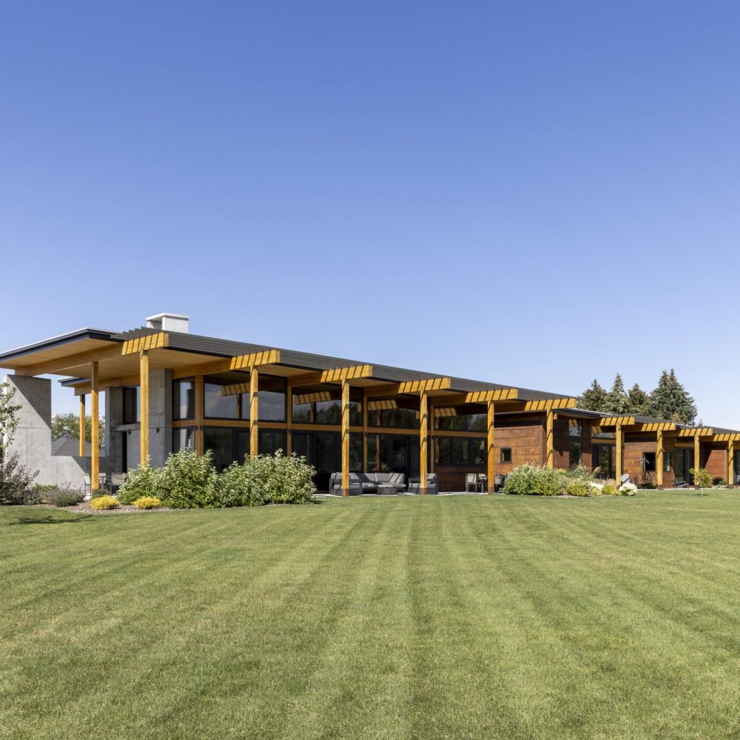 Images © Paul Lavold