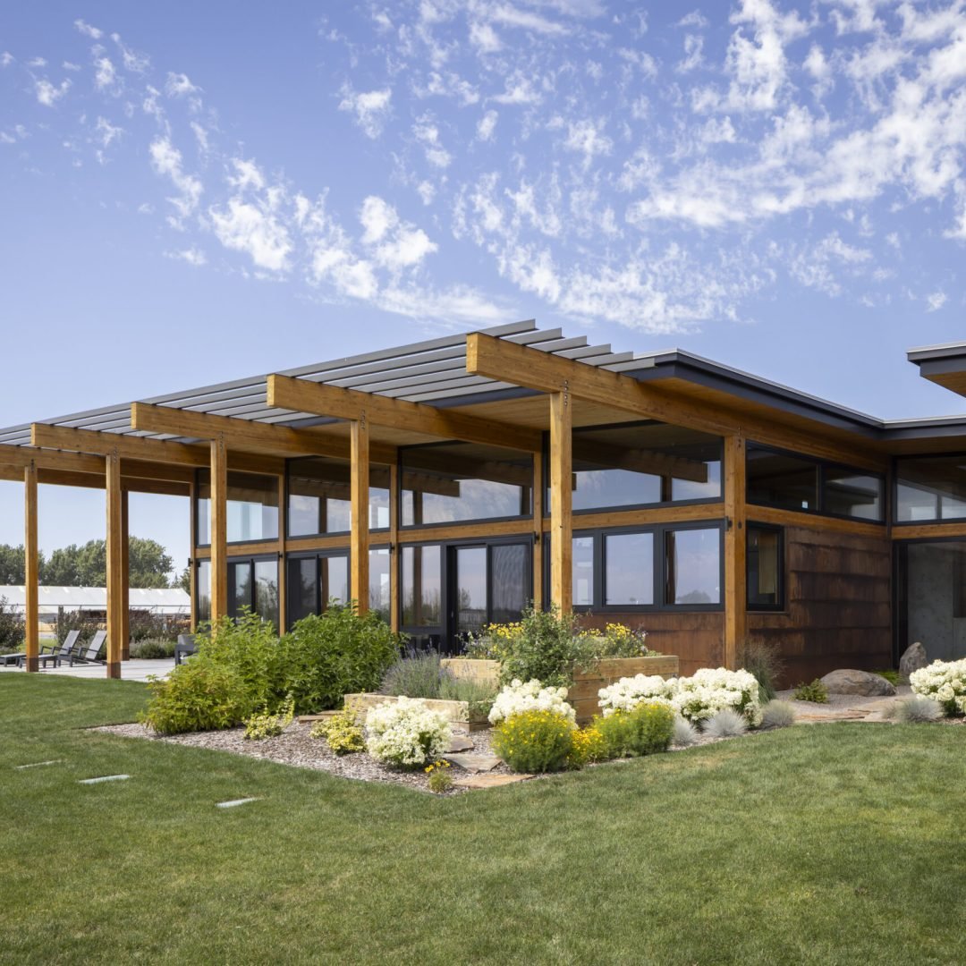 Images © Paul Lavold