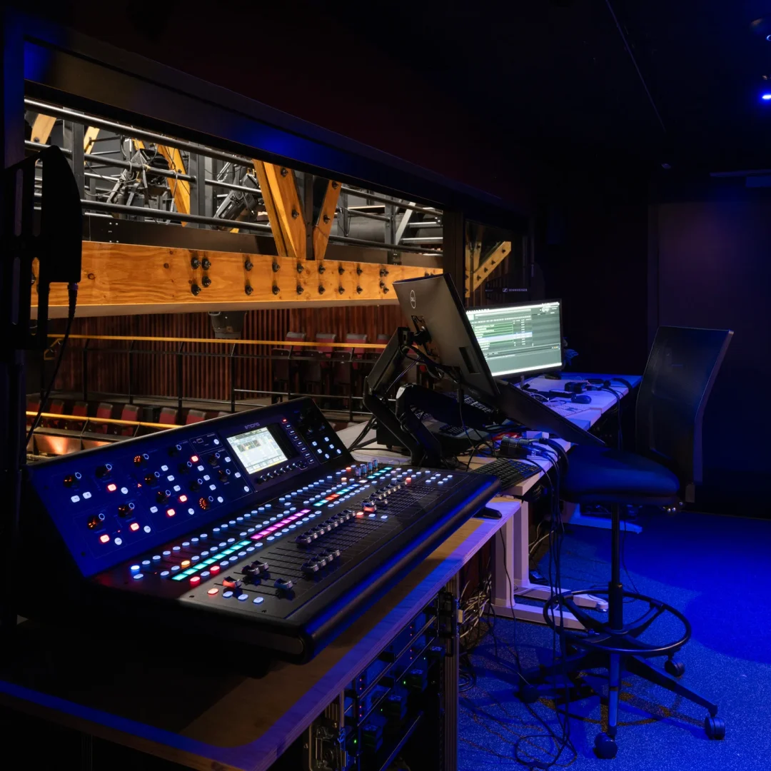 Images © Simon Devitt